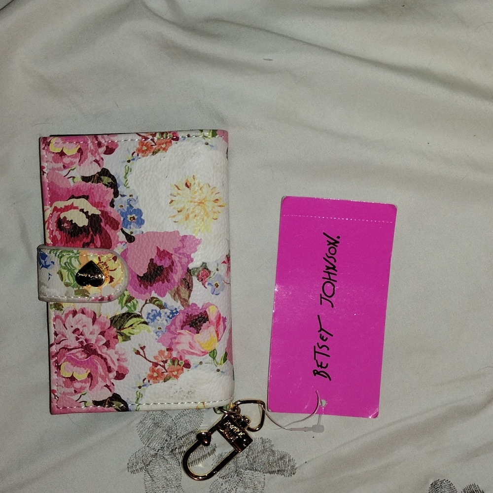 🌺Betsey Johnson Flap Wallet🌺